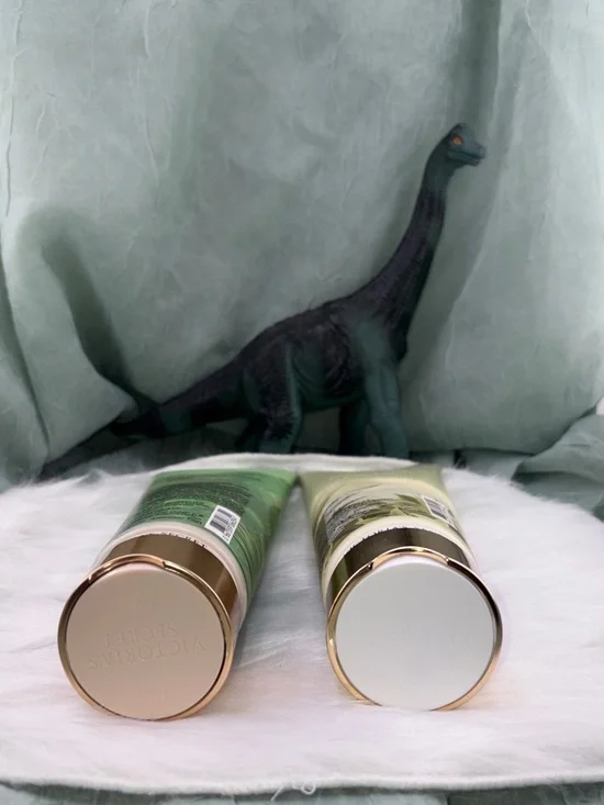 Victoria's Secret Fresh Jade & Vibrant Breeze Fragrance Lotions | NWT SEALED - Picture 3 of 4